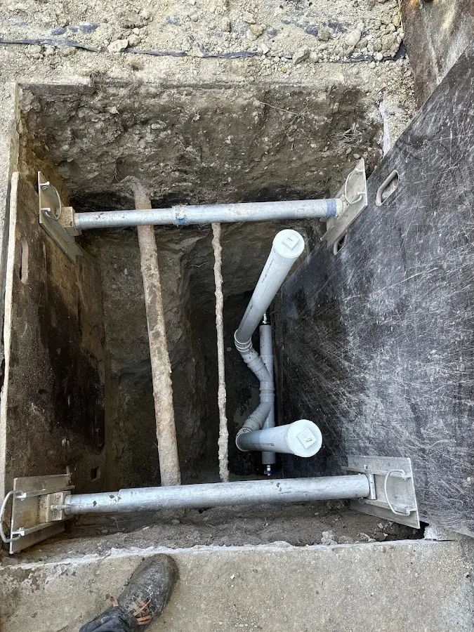 Experienced plumber completing Gas Line Repair work in Navarre